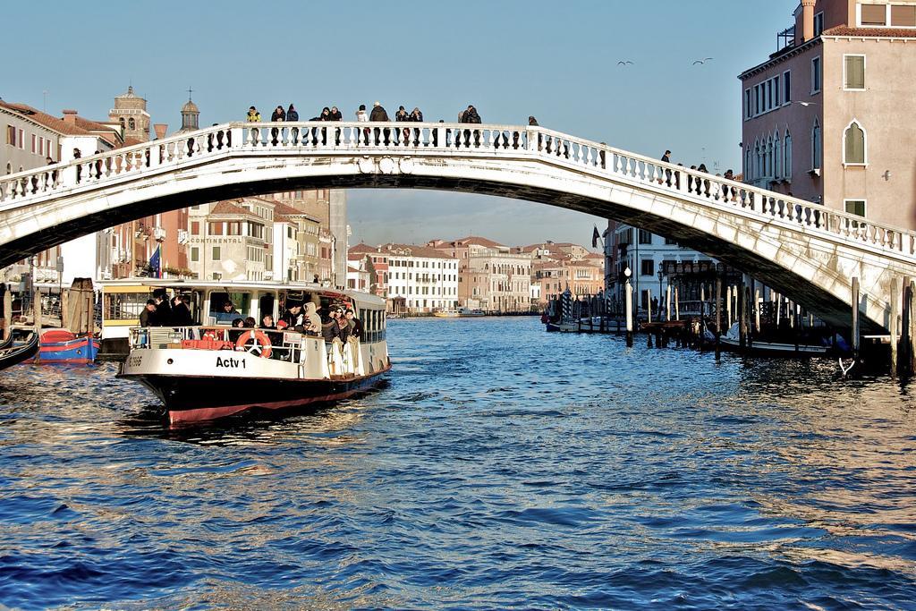 Residenza Ponte Degli Scalzi Veneţia Exterior foto